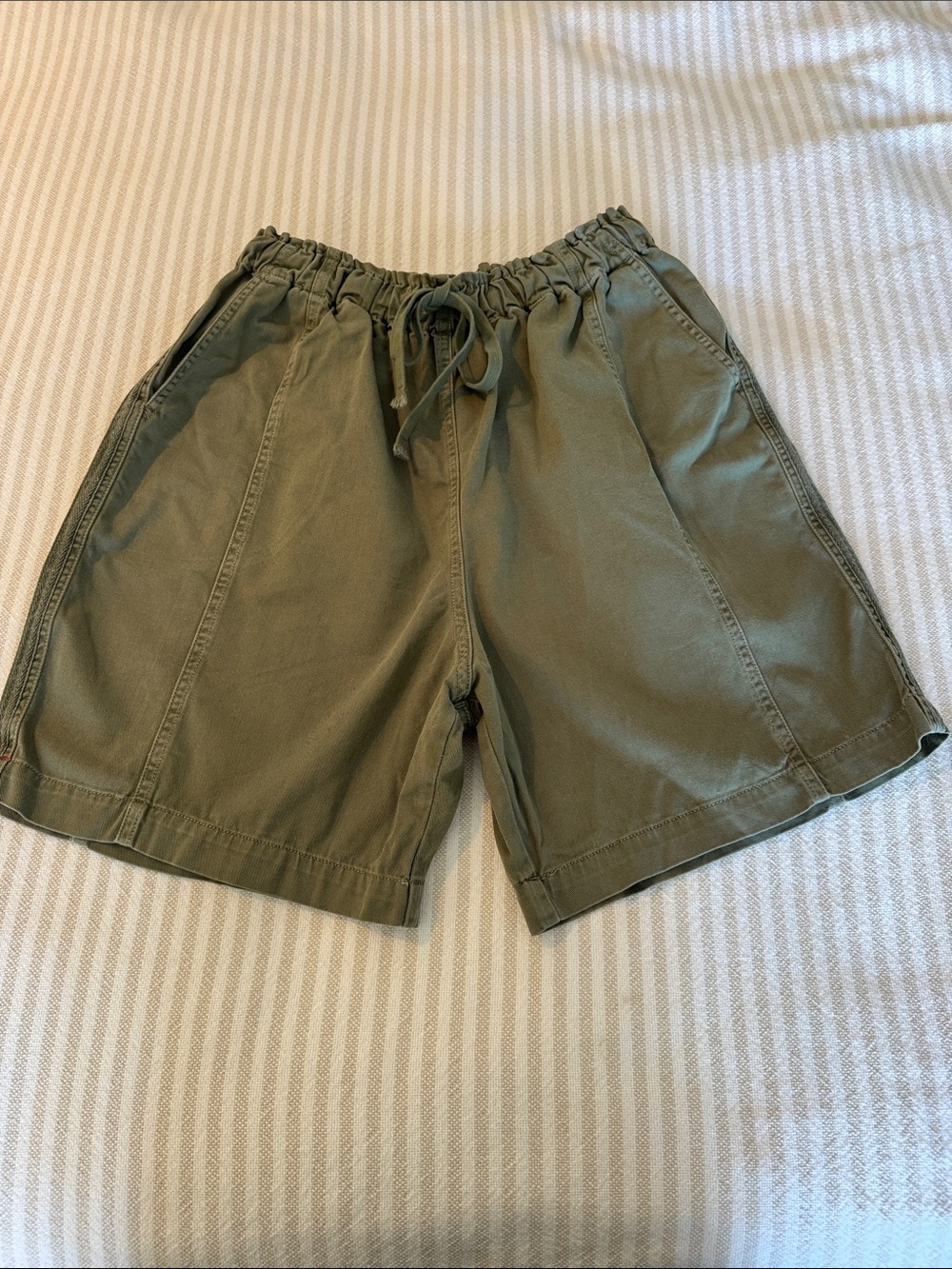 XiRENA Olive Green Drawstring Cargo Shorts COMFY!